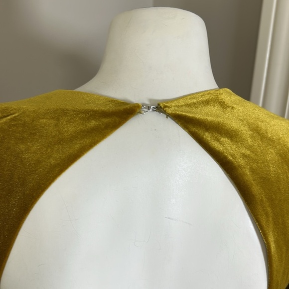 Miss Circle Aura Velvet Dress Ruched Hip Round Neck Side Sash Side Zip Sz M NEW - Picture 10 of 15